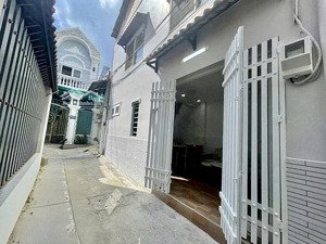 hot nhà ngon shr giá rẻ, huỳnh tấn phát q7, 2 tầng, chỉ 2tỷ599 tl