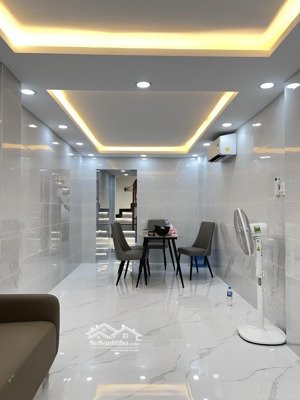 vị trí đẹp mặt tiền kinh doanh đường nhật tảo quận 10-40m2-5 tầng btct mới đẹp ở luôn- giá 10,5 tỷ.