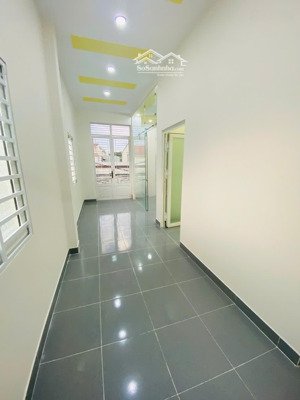 hàng ngộp. siêu rẻ. căn góc 2 mặt tiền hxh đường số 6. tăng nhơn phú b. quận 9.