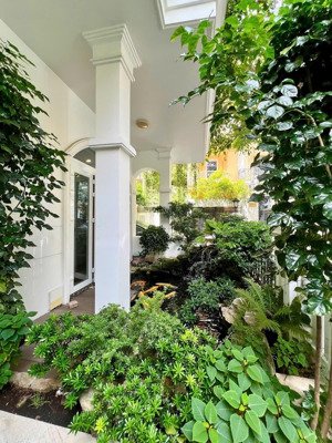 biệt thự " nguyễn trọng tuyển" 8x22m - 4 tầng - công viên- chỉ 36 tỷ - lh 