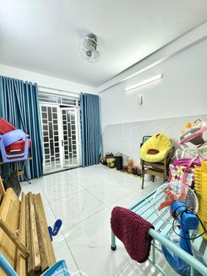 bán nhà 3 tầng đường 311 p. hiệp phú q.9, 69m2 giá 6 tỷ 7 tl.