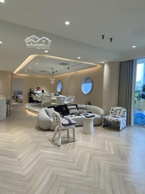 căn hộ đẳng cấp 5 sao - nội thất lung linh.