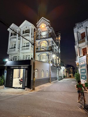 bán nhà riêng tại tân thới hiệp, 8,99 tỷ, 99m2, 4 tầng, 3pn, 3wc, giág, 3pn, 3wc, giá cực chất hot!