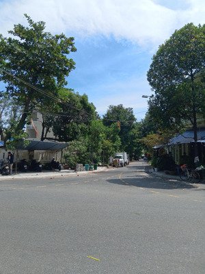 bàn nhà 3 tầng siêu đẹp chủ xây ở, nay cần tiền bán giá rẻ bất ngờ