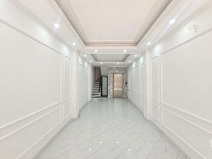 nhà mới tinh kim giang cạnh mặt phố ô tô vào nhà kinh doanh đỉnh nhỉnh 9 ty