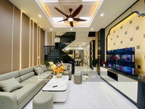 cực phẩm thái hà mặt ngõ kinh doanh ô tô tránh vừa ở vừa sinh lời! nhà mới thang máy