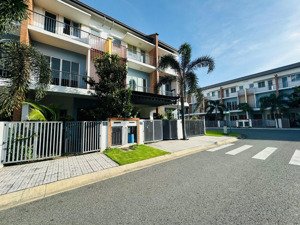 cần bán căn 3 tầng liên kế suncasa 1, hoà phú,bình dương. sổ hồng riêng, hỗ trợ vay 80%