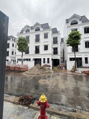 biệt thự đơn lập 140m2 lô góc siêu hiếm vị trí vàng dọc mễ trì dọc đltl