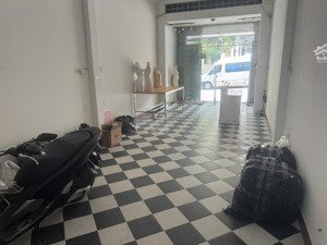 cho thuê mặt bằng tầng trệt nhà riêng đẹp, giá rẻ, tại gần cổng trường đh nha trang, 9 triệu/tháng
