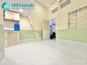 phòng trọ làng đại học, gác cao 2m ở được đông có máy lạnh, gần cầu vượt linh xuân, kcn sóng thần