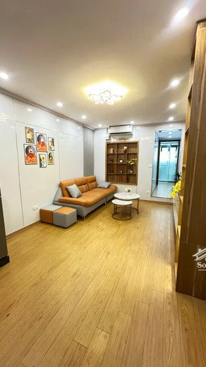 cực hiếm! hơn 3 tỷ- căn hộ tt mặt phố thái thịnh (tt đống đa)- view phố- 2 mặt thoáng - về ở luôn.