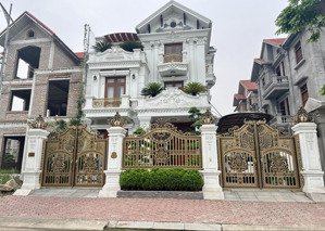 biệt thự văn phú 200m2, mt: 10m, vị trí đắc địa, không lỗi, giá tốt nhất thị trường