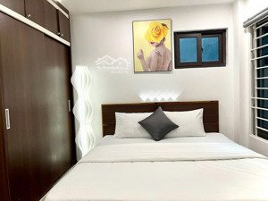 cho thuê căn hộ mặt phố lạc long quân - dt 40m2 ( 1n1k) - thang máy - giá 7,5 triệu/tháng.