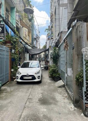 giá siêu tốt, chủ gấp bán! nhà gần cách mạng tháng 8, 5*13, 5 tầng, hẻm ôtô tận cửa, vào ở ngay