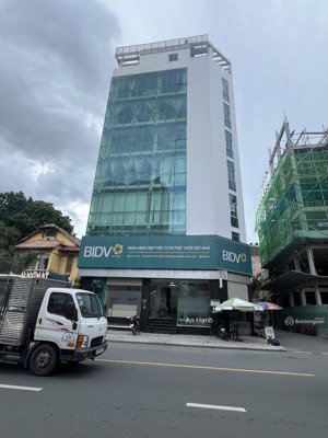 hot! bán toà nhà mặt tiền nguyễn thái bình, q.tân bình. dt 18 x 17( hầm 7 tầng - mới đẹp) giá 51 tỷ