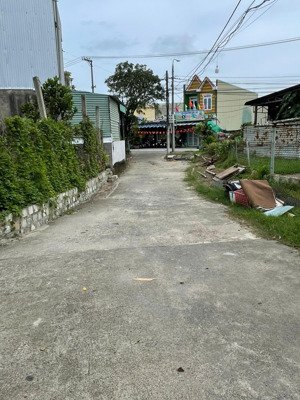 lô góc 98m2. cách đường cầu đỏ - túy loan 1 nhà, gần đường thăng long. đầy đủ tiện ích.