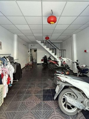 thu nhập 30tr/tháng- 70m2- 5 tầng- âu cơ- tân phú- giáp q 11- hxh thông chỉ 8.x tỷ.