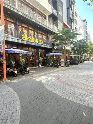 cặp đất sót lại - phố đi bộ an thượng 3: 180m2. đang cho thuê 48tr/ tháng. giá: 55 tỷ