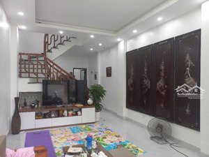 ô tô 7 chỗ đỗ cửa - nhà thoáng trước sau - sẵn đồ đạc, chỉ việc xách vali về ở