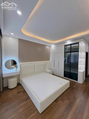 BÁN NHÀ GIA THƯỢNG 50M, 7T, MT4M, GARA, THANG MÁY, TRƯỚC NHÀ Ô TÔ TRÁNH, VÔ VÀN TIỆN ÍCH.