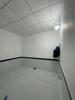 cho thuê nhà cấp 4 - tân hiệp - hóc môn (nhà 56m2) sân trước dài 12m, sân sau dài 2m