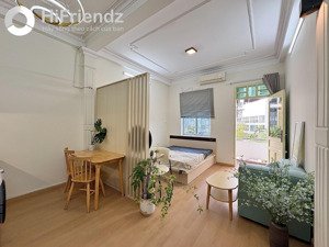 căn studio ban công lớn, view landmark - nội thất xinh, cao cấp, máy giặt riêng - ngay quận 1