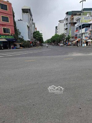 siêu hiếm 157m2 gia thượng ngọc thụy cách phố 1 nhà xây chung cư mini, văn phòng, quán cafe