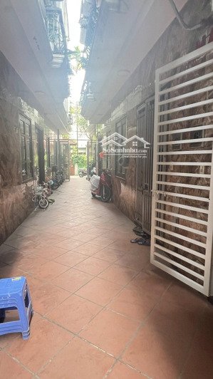 bán nhanh nhà dân thạch bàn 35m2 5tầng sân cổng riêng biệt, ôtô đỗ cổng full nội thất chỉ 5,75 tỷ