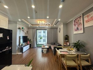phố víp nguyễn huy tưởng 120m2 tập thể bộ công an - sổ đỏ thanh xuân lô góc 3 ngủ - ô tô đỗ sân .