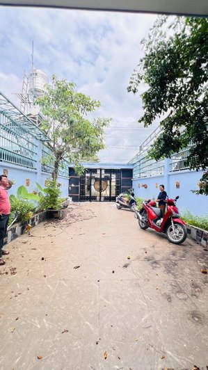 cần cho thuê nhà nguyên căn rộng rãi đẹp ngay tl41 - thích hợp làm cty mầm non hoặc kho hàng