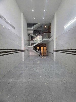 cho thuê nhà nguyên căn 5pn,6wc - ngang 4,5x20 - rất phù hợp làm vp, spa- đường quang trung, p8