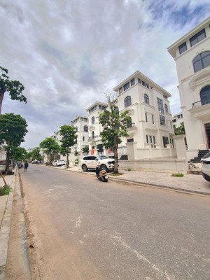 cho thuê biệt thự louis đại mỗ, 200m2, 5 tầng, nhà mới, thang máy, điều hòa