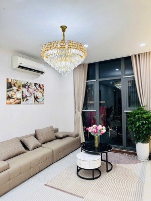 bán căn chung cư 7,7 tỷ a10 nam trung yên, 72m2, 2n2w, sẵn sổ
