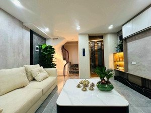 (hiếm) bán nhà cầu am, thang máy nhập khẩu, ngõ thông, giá 7.25 tỷ ( có thương lượng)