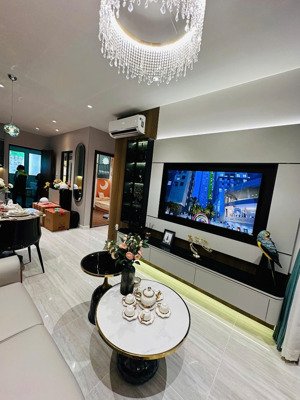 còn đúng 1 căn suất nội bộ - 1 phòng ngủ, 1 wc tháp green diamod tại bcons city tặng ipad