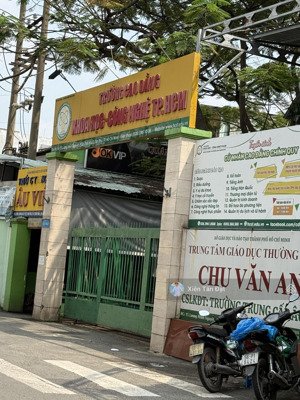 bán nhà lương thế vinh , hẻm xe hơi , 2 tầng, p. tân thới hoà , q. tân phú 