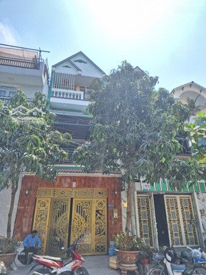 nhơn đức - bán nhà phố hiện đại, full nội thất cao cấp, 101m2 giáp khải hoàn land. giá 11 tỷ