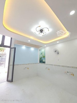 chỉ 4.9tỷ-nhà tân phú-ngay tktq-hxh thông-54m2