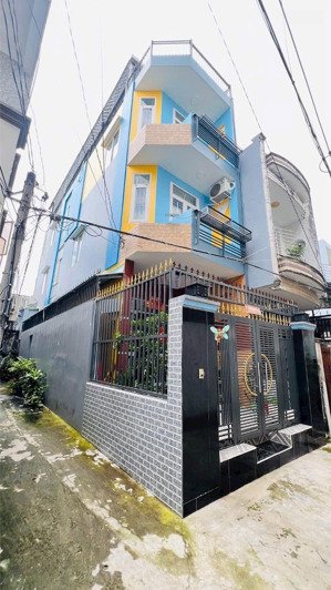 nhà đẹp 4 tầng ở ngay võ văn kiệt giáp q6 - hẻm thông thoáng - 4x17m - 5.x tỷ tl