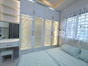 nhà 3 tầng 4pn huỳnh tấn phát quận 7 - 5,65 x 11m - chỉ 6,8 tỷ - tặng nt - gần đh marketing