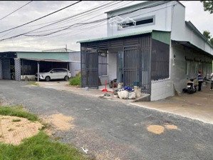 cần bán gấp dãy trọ (10mx25m), có 10 phòng + 1 kiot ngay khu cn, sát bên chợ cầu tràm giá 980 triệu