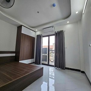 tòa chdv gần đh ngoại thương, 70m², 7 tầng, 18 phòng, giá 15.5 tỷ, đủ pccc, ngõ siêu thoáng