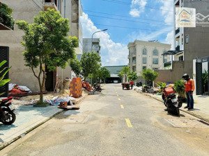 đất dt khủng full thổ 113m2 đường khu phân lô 11m gần chợ minh phát