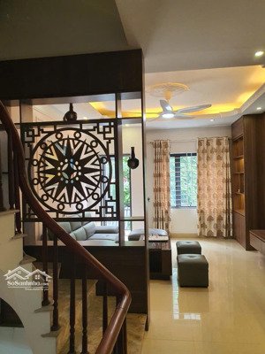 chủ nhà đăng bán nhà trung tâm chợ xa la hà đông 4.5 tầng 50m² - 20.5 tỷ.