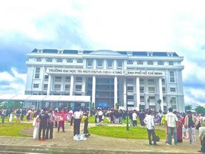 hạ 700 triệu,còn : 7,9 tỷ có 8 phòng ngủ tiện sửa làm chdv cho sv 3 trường đh thuê.thu 40-60tr/than