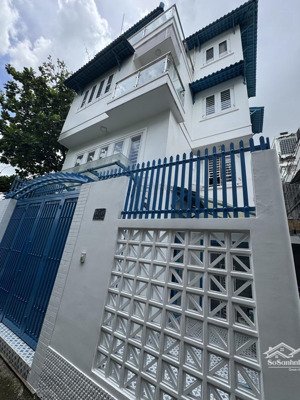 hẻm lê đình thám ngay gò dầu vs cầu xéo. biệt thự lô góc mini 4 lầu 53m2 cách eonmall 3 phút