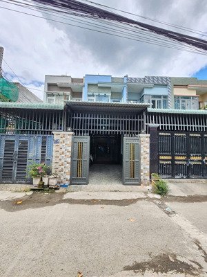 nhà phố 95m hoàn công gần làng đại học quốc gia và bigc go dĩ an