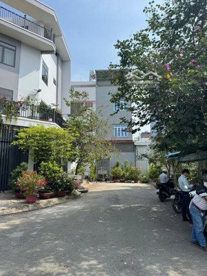 cần bán nhà 1 sẹt đường lê văn quới, bình hưng hoà a, bình tân 286m2 giá 7ty8 tl. lh: 