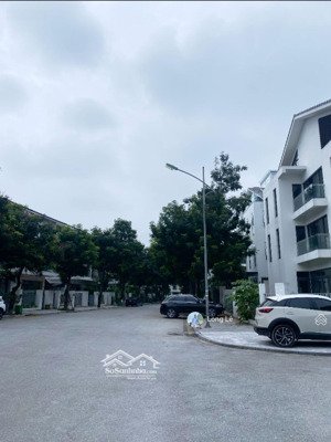 biệt thự dương nội - sát aeol mall - lê quang đạo - 236m2 3 tầng. lô góc - đẹp long lanh -giá ngon