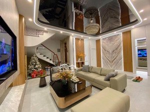 - độc tôn bán nhà phân lô vip văn miếu, lô góc 3 thoáng, thang máy, oto đỗ cửa, giá 17 tỷ tl